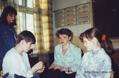 На занятиях кружка Кройки и шитья