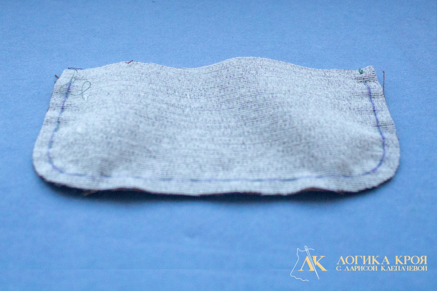 Сметать детали клапана